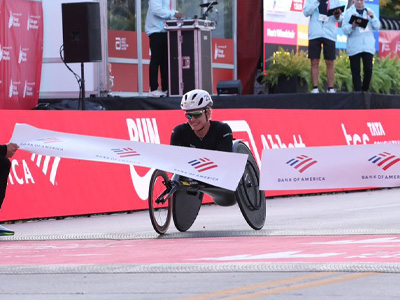 Catherine Debrunner wins the Chicago Marathon