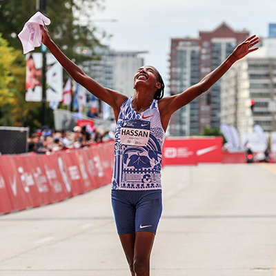 Sifan Hassan celebrates winning in Chicago in 2023